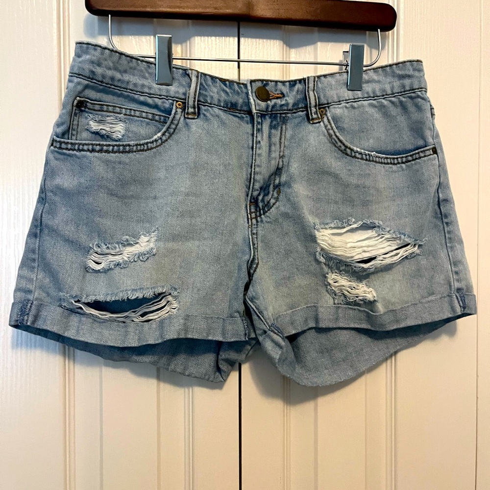 Billabong Jean shorts. Size 28
